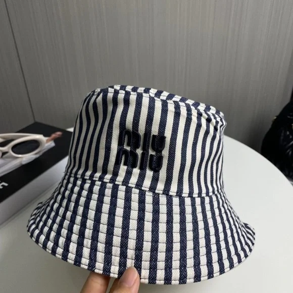 🔥Miu Miu Cream Bucket Hat - Picture 7 of 8